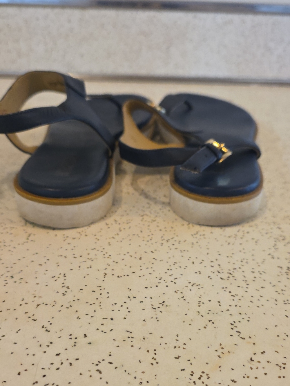 Michael Kors Women's Judy Leather Thong Sandals Gold Logo Ankle Strap 7.5M - Picture 6 of 9